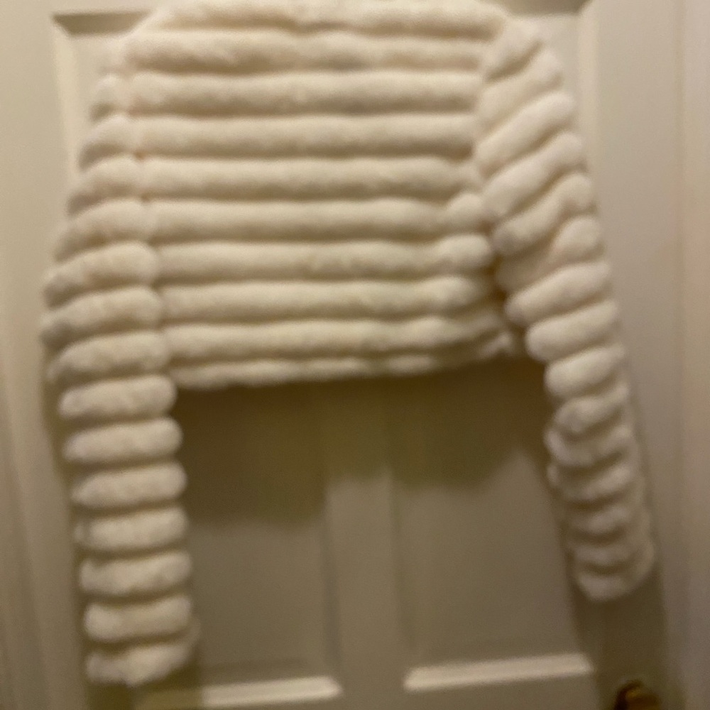 💰Cream Faux Fur Jacket💰 - Picture 2 of 10